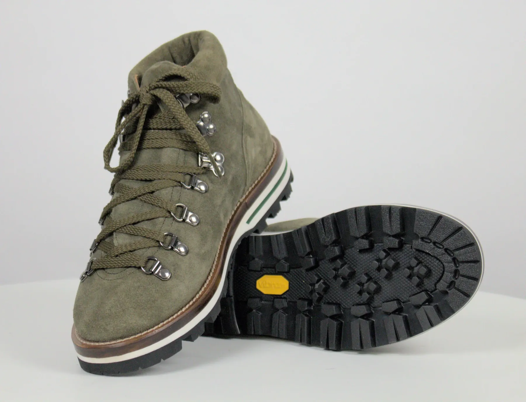 Cortina Suede, Aneto
