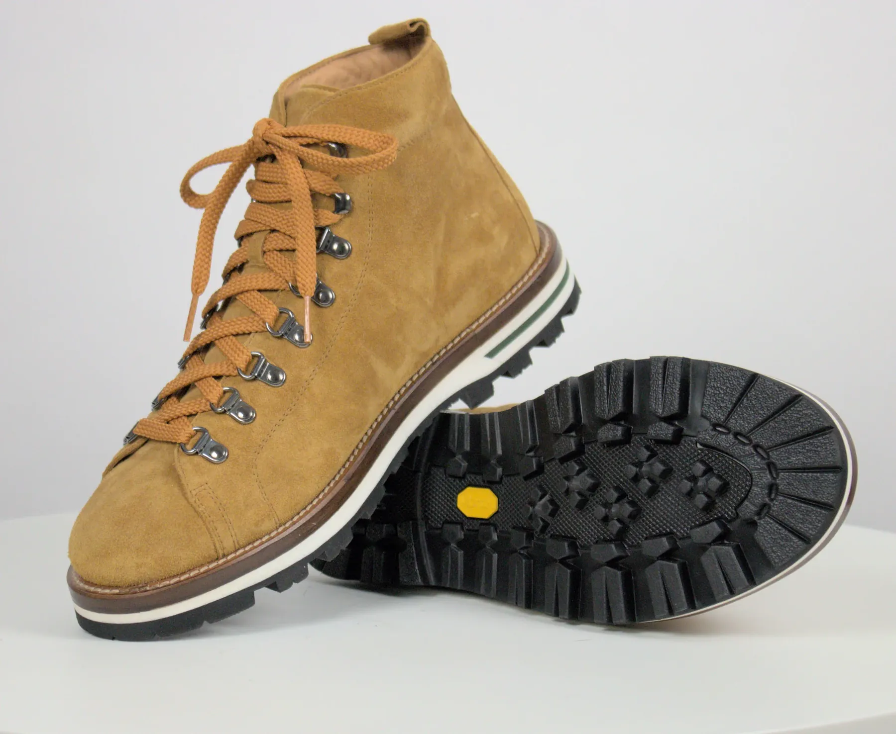 Falcade Suede, Rhum